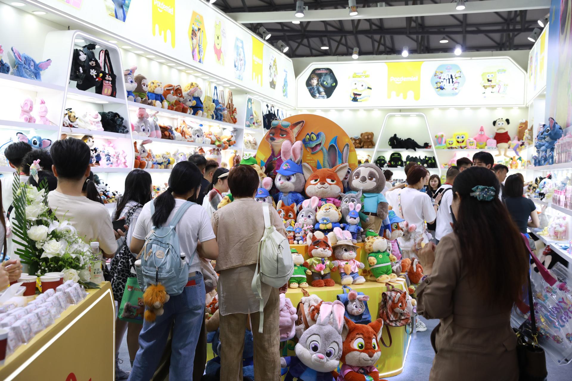 “AI+IP”雙重賦能，東莞茶山潮玩閃耀中國玩協(xié)四展，探索玩具銷售新紀(jì)元